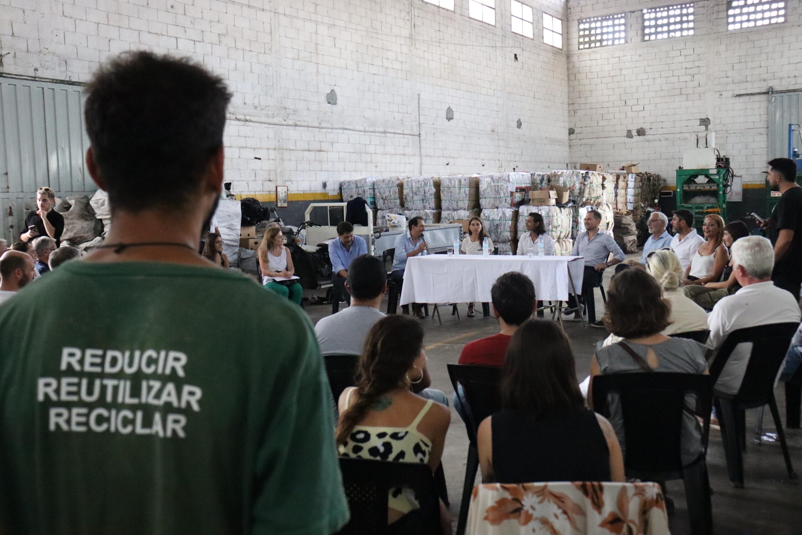 Una jornada del Cluster Reciclador y Cartonero reunió a los ministerios de Ambiente y Cooperativas en La Calera