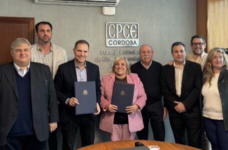 El ministro Martin Gill y Teresita Bersano presidenta del CPCE