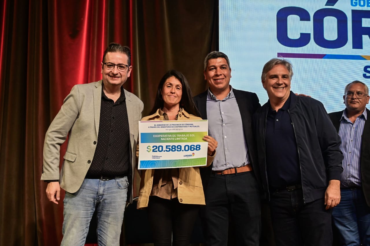 Llaryora entregó más de mil millones a cooperativas y mutuales